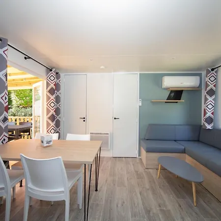 Κάμπινγκ Les Ourmes Hourtin