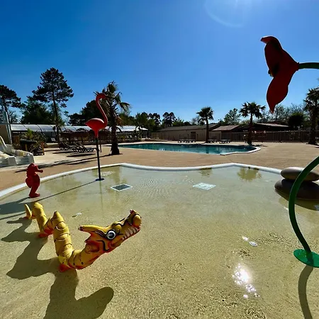 Les Ourmes Κάμπινγκ *