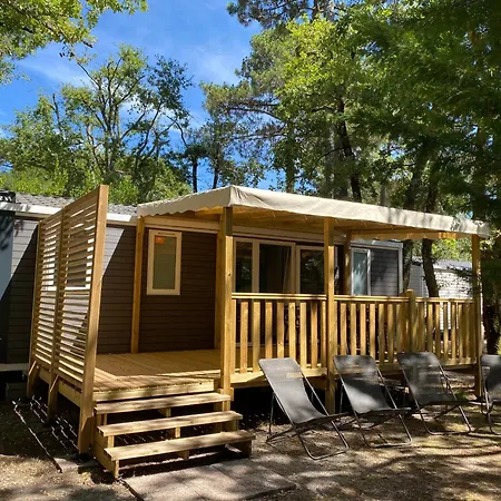 Camping Les Ourmes *