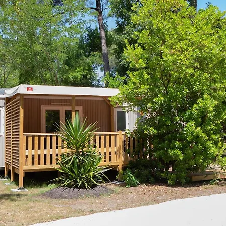 Les Ourmes Camping *