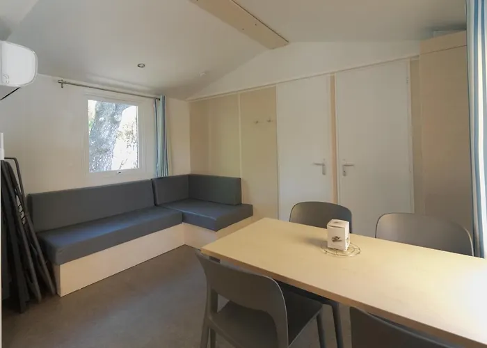 Les Ourmes Camping *