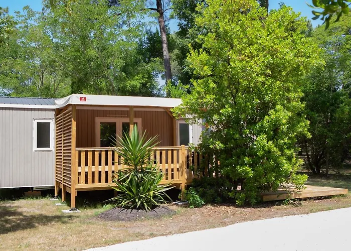 Les Ourmes Camping *